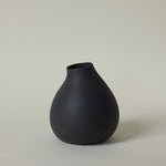 black AMORPHOUS VASE