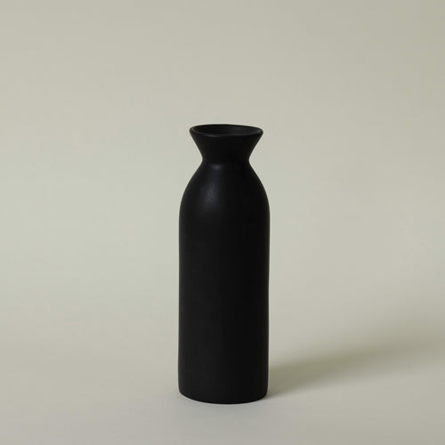 BLACK VASE